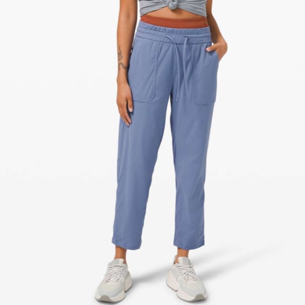 Lululemon Women's Blue Jogger Pants